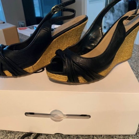 Le Chateau Sandal Wedges - Picture 3 of 3